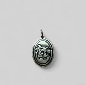 Disney Sterling 925 Silver Mexico 101 Dalmatians Oval Pendant - Picture 1 of 4
