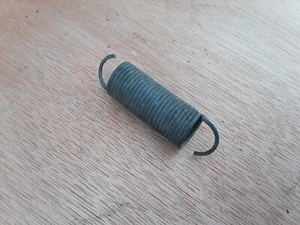 1983 Mercedes Benz W123 300D AT Throttle Linkage Rod Spring OEM - Picture 1 of 7