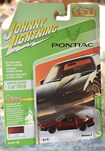 Johnny Lightning 1984 Pontiac Firebird T/A 1 de 7418 Classic Gold Collection NUEVO - Imagen 1 de 5