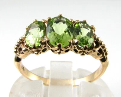 9CT GOLD PERIDOT TRILOGY  RING Size L M N O P Q, Q.5 - Image 1 of 4