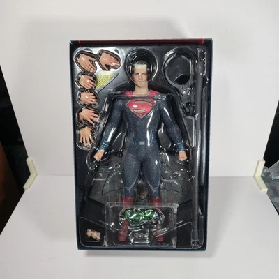 Hot Toys 1/6 MMS343 Batman V Superman Dawn of Justice Superman Edición Especial  Foto 1 de 4