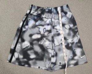 Boys Nike Youth XL Extra Large Shorts Black and White Pattern - Picture 1 of 2