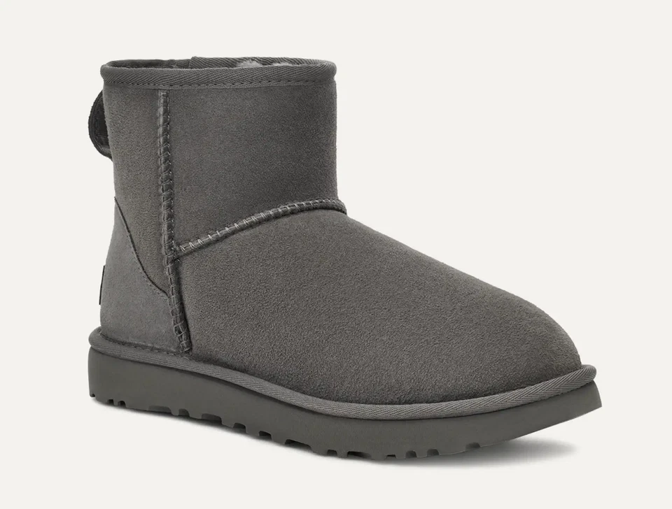 UGG - Bota clásica Mini II para mujer Foto 1 de 1