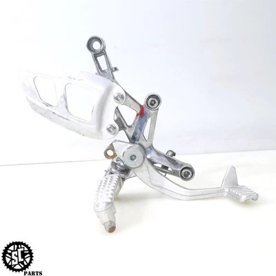 Triumph Daytona 600 2003 2004 juego trasero derecho pedal de freno estriba Foto 1 de 4