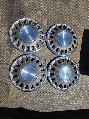1968 年福特野马轮毂盖 4 件套 — 第 1/4 张图片