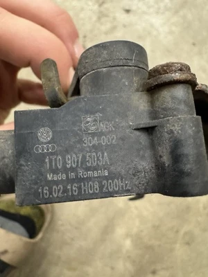 AUDI A4 A5 S4 S5 Q5 2009-2017 - Faro trasero izquierdo / Sensor de nivelación de suspensión Foto 1 de 3