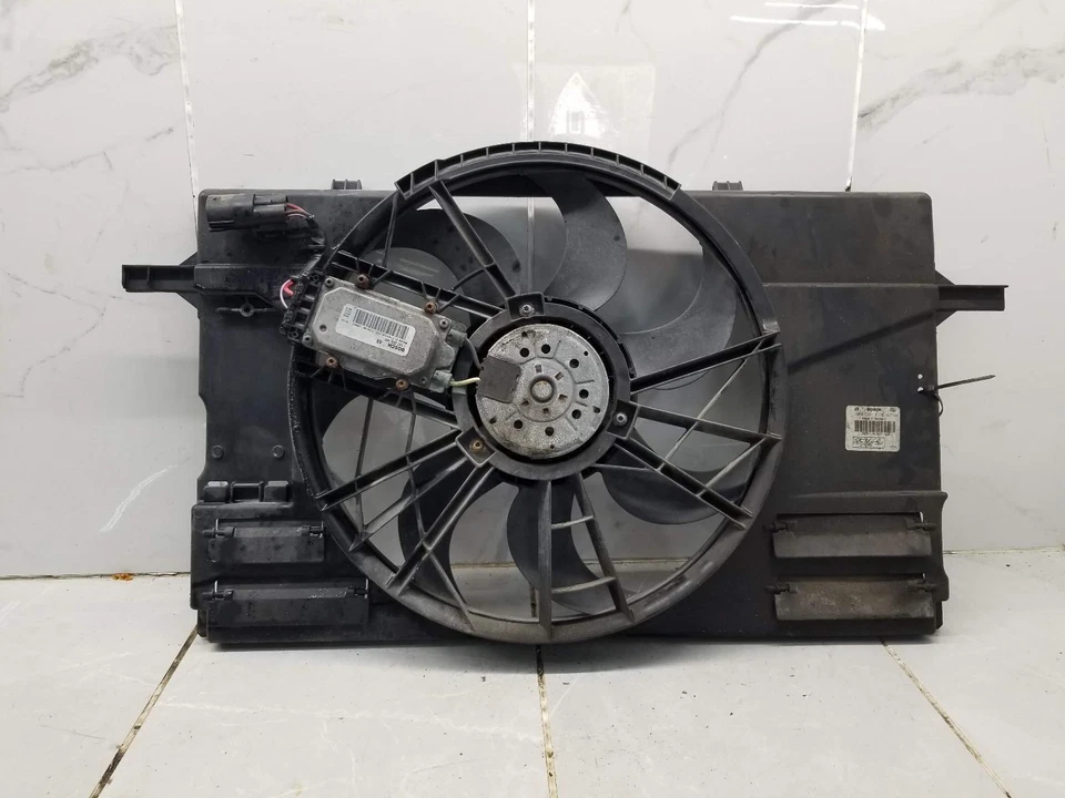 Volvo C70 2013 conjunto de ventilador de refrigeración del motor con motor #009536 Foto 1 de 4