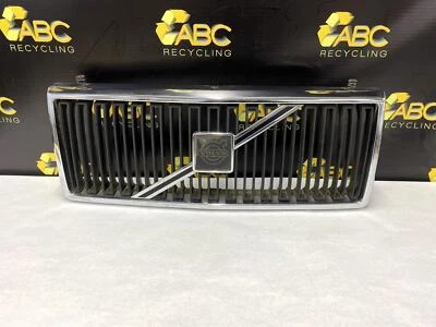 Conjunto de parrilla delantera Volvo 244DL 1986-1993 con emblema Foto 1 de 4