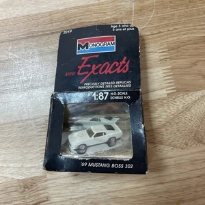 Monogram Mini Exacts 1969 Mustang Boss 302 White #2019 1:87 Detailed Replica - Picture 1 of 10