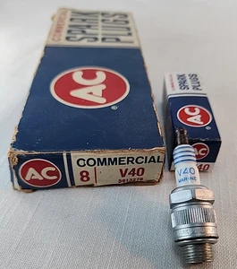 AC V40 5613276 Marine Spark Plugs Set of 8 NOS - Picture 1 of 3