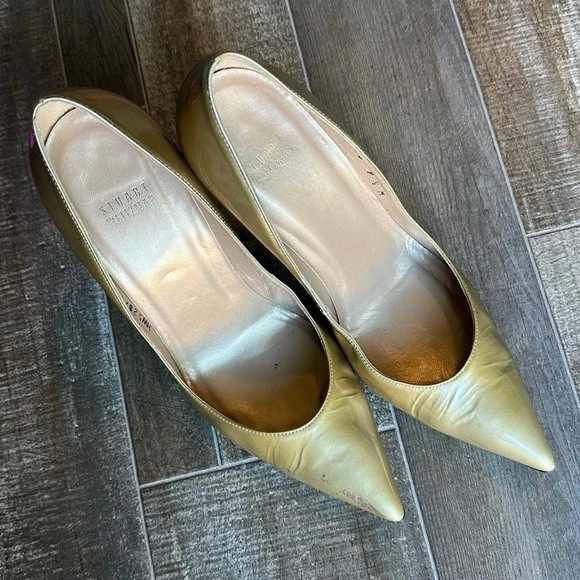 Женские туфли-лодочки Stuart Weitzman с острым носком лакированная кожа на каблуках золотистые размер 9,5 - Изображение 1 из 4