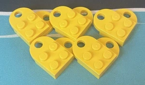 Yellow - 10x LEGO Plate, Modified With Hole #3176 - Heart/Charm - Picture 1 of 2