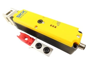 Interruptor de dispositivo de bloqueo de seguridad Sick TR110-SRUSA00 6033743 con actuador recto - Imagen 1 de 10