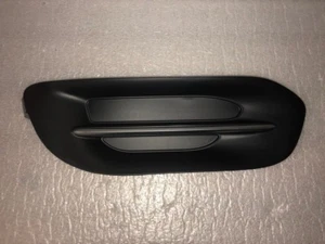 2013-2016 Dodge Dart Driver Left Fog Light Cover 68235185 - Picture 1 of 2