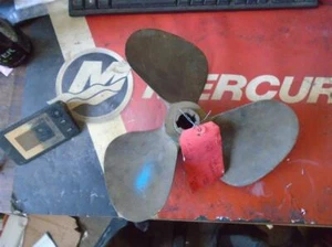 79572-17, Brass Propeller 3 Blade 12-1/8X17 Pin Driven Johnson - Picture 1 of 12