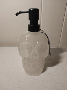 Totenkopf Seifenlotion Spender Pumpe 12 Unzen, NEU Halloween leuchtet im Dunkeln Harz - Bild 1 von 12