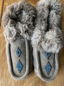 Gray Leather Moccasins Sz 10 Nice! Rabbit Trim - Picture 1 of 12