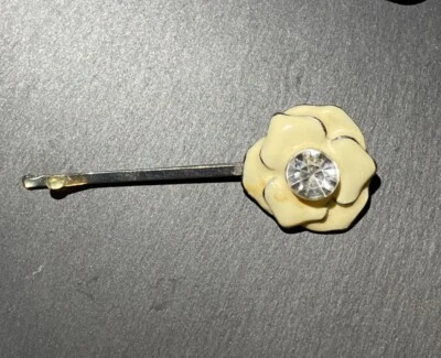 Prendedor Bobby Flor Moda Vintage Blanco con Clip de Pelo Lentejuelas Transparentes Tono Plateado Foto 1 de 3