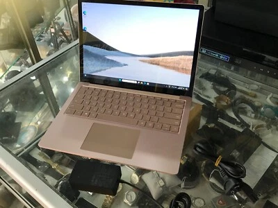 MICROSOFT SURFACE LAPTOP 3 WINDOWS 11 , 256GB SSD , 8G RAM - CRACKED SCREEN - Image 1 of 4