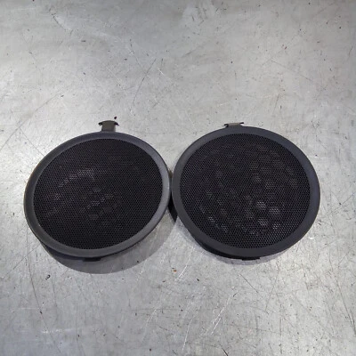 Renault Clio Mk3 2005-2009 PAIR Rear Speaker Cover Grilles 8200294326 - Image 1 of 4