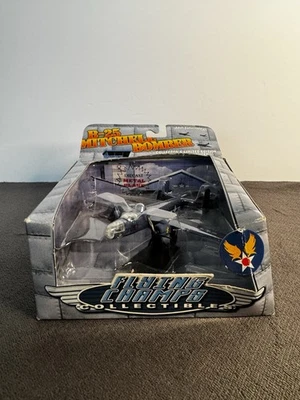 De colección Flying Champs B-25 Flying Fortress CAJA DAÑADA Foto 1 de 4