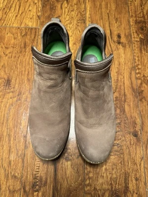 Botines Bogs Vista para mujer con tacón de cuña y cuero tostado talla 8 Foto 1 de 4