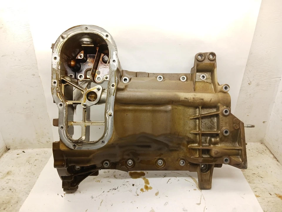 '16-'23 TOYOTA TACOMA upper Oil Pan 3.5L OEM 6 Month Warranty! - Image 1 of 4