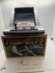Tribüne Firefox F-7 Vintage 1983 VFD Retro Gaming Komplett Boxed Inserts MINT - Bild 1 von 20