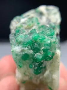 105GM | OMG Top Green Emerald Crystal Cluster On Matrix Specimen | Swat Pakistan - Bild 1 von 17