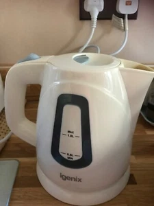 White IGENIX Kettle in good condition - Picture 1 of 1