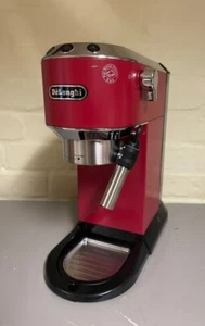 DeLonghi Dedica Style EC 685.R, Espressomaschine, rot - Bild 1 von 4