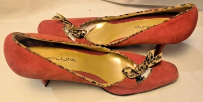 Bombas femininas vintage Bellini camurça vermelha biqueira fechada tamanho. 12 acentos com estampa de animais - Imagem 1 de 4