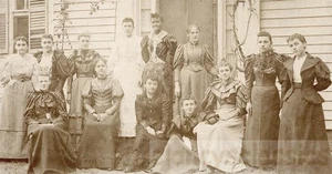 1890 Frauenschule Agawan Mass Afroamerikaner A.H. Harris Schrank - Bild 1 von 3