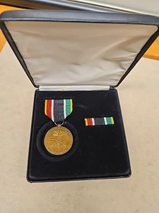 Liberation Of Kuwait Commemorative Medal 1990-1991 Combat Veteran Medal Set - Picture 1 of 21