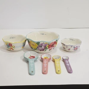 Juego de 7 tazas y cucharas medidoras Pioneer Woman - cerámica floral - Imagen 1 de 3