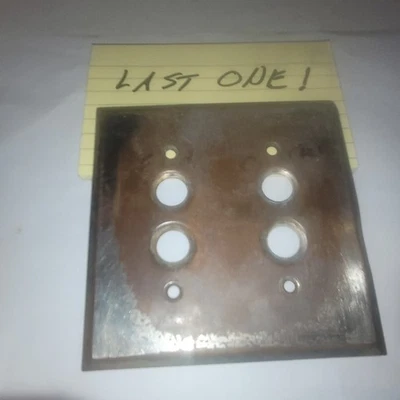 Placa de interruptor de botón pulsador doble de latón vintage hecha en EE. UU.  Foto 1 de 4