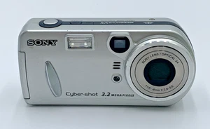 Sony Cyber-Shot DSC-P72 3.2MP 3x Optical Zoom Digitalkamera ohne Batterien Fair - Bild 1 von 11