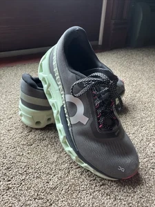 Zapato para correr ON Cloudmonster 2 Asphalt/Lima Max cojín para mujer talla 9,5 usado - Imagen 1 de 18