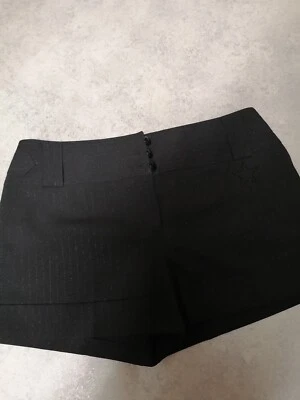 short - Image 1 of 4