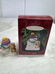 1998 Hallmark Ornament Snow Buddies Schneemann mit Hase Kaninchen First in Series - Bild 1 von 2