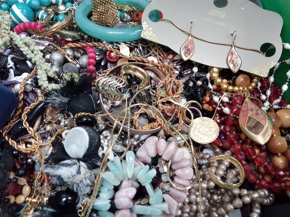 2KG Costume Jewellery Bundle Creative Crafting New & Used Mixed Re-Sale - Image 1 of 1