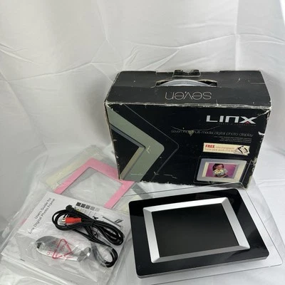 Linx Digital Photo Frame 7 inch - Boxed with colour changeable frame - Image 1 of 4