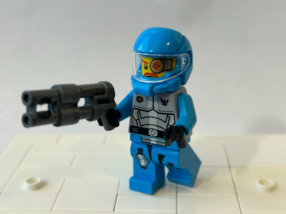 LEGO Max Solarflare minifigure Galaxy Squad Blue Spaceman 70709 gs015 - Image 1 of 4