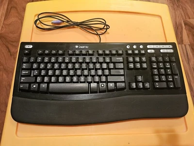 Vintage Gateway KB-0532 PS/2 Wired Keyboard, Black. Working With Both Feet - Image 1 of 4