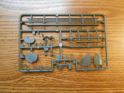 1/35 - Tasca /Asuka 76mm Oval Hatch, HVSS Fenders & Details for Sherman Tanks. - Image 1 of 4