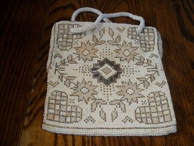 VINTAGE 6" CZECHOSLOVAKIA ART DECO BEAED PURSE - Image 1 of 4