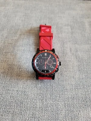 博柏利黑色表盘城市红色计时码表男士腕表42毫米BU9805 — 第 1/4 张图片