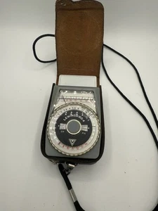 Vintage Soviet Leningrad 4 Light Meter Photography Interest Leather Case Working - Picture 1 of 2