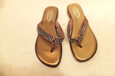 Sandálias tanga de couro cobre Callisto of California com strass tamanho 7M  - Imagem 1 de 4