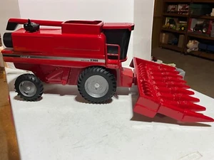 Case/IH 2388 Axial Flow Combine w 8 Row Corn Head Signed 1/16 by Scale Models - Picture 1 of 21